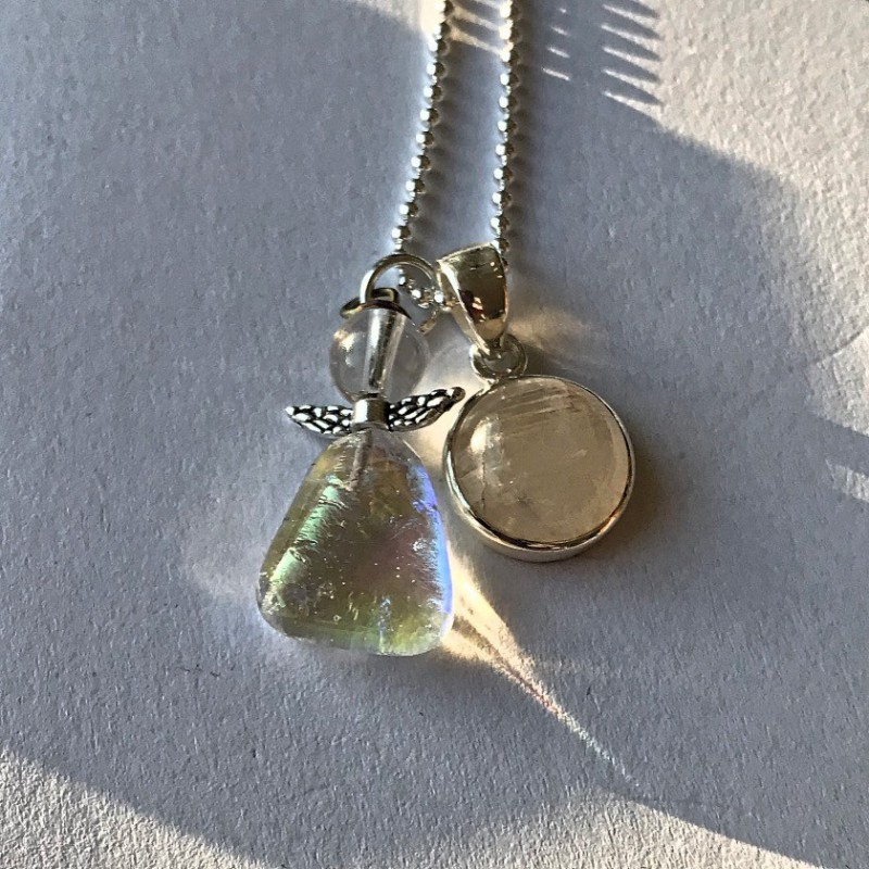 Månesten og blålig engel