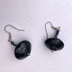 Mørke papirsøreringe fra Uganda