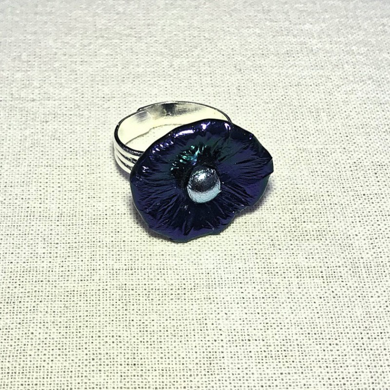 Ring i mørk lilla glas