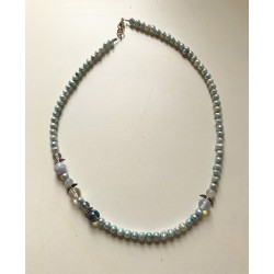 Lys blå ferskvandsperlekæde