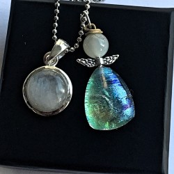 Blå/grøn månestens engel