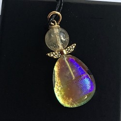 Skinnende engel i...