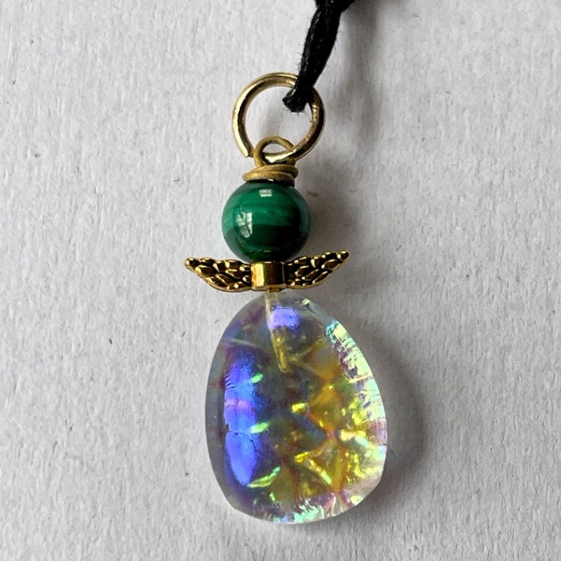 Grøn engel der skinner