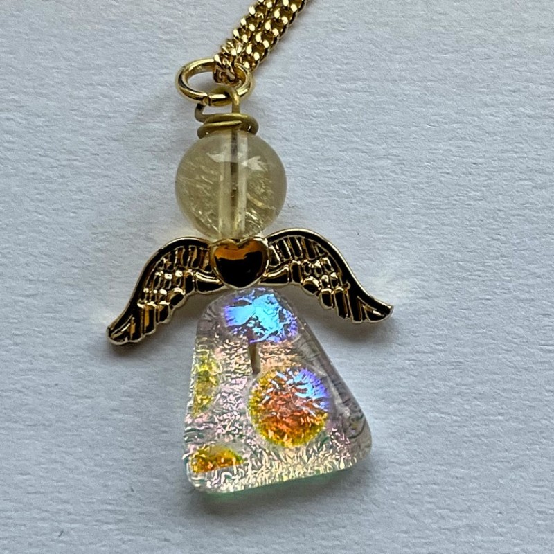 Lille rosa engel med spil