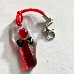 Rød engel til tasken