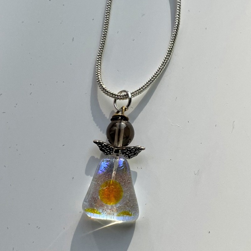 Blålig engel med røgkvarts