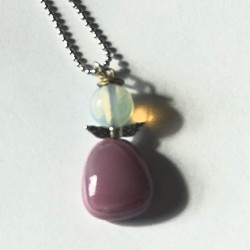 Lilla engel med ametyst hoved