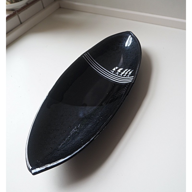 Unikt sort/sølvsort fad med fugle 