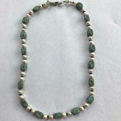 Smuk kæde med perler pg turkiser