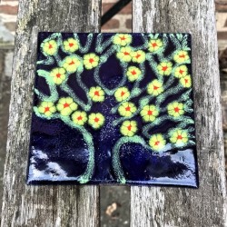 Klimaflise med blomster