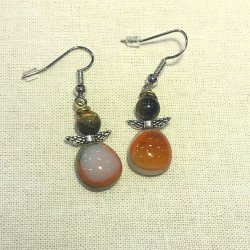 Blå hjerter på grønt glas