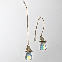 Bitte små engle i lang kæde